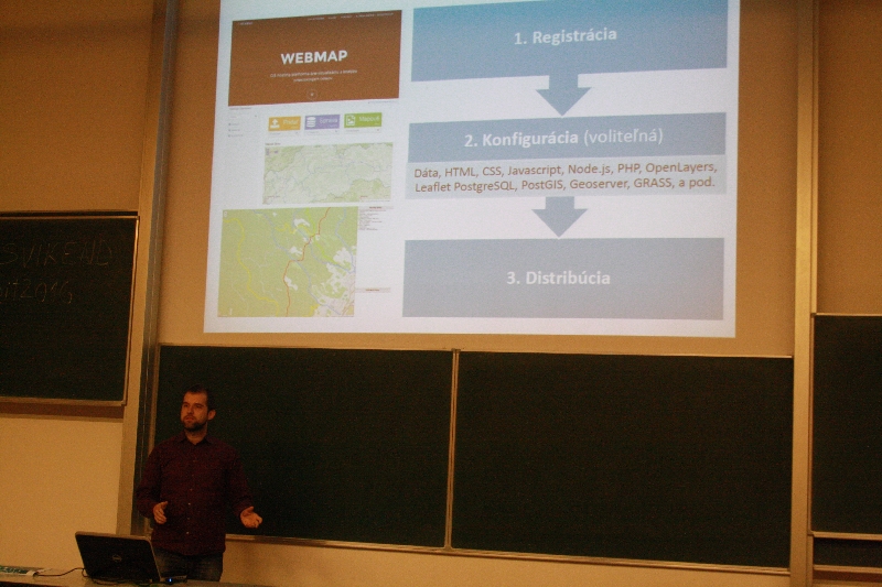 Martin Kalivoda v živej ukážke demonštroval súčasnú funkcionalitu GIS hostingu WebMap, foto: Monika Sedláková
